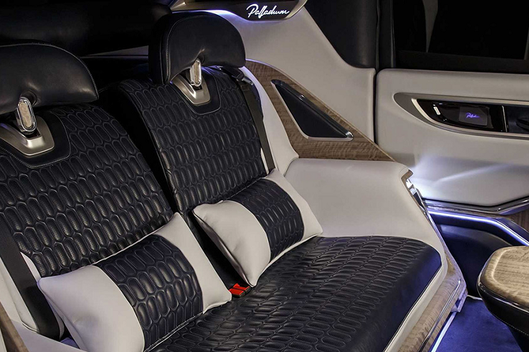 Bọc bên ngoài những khối động cơ cực khủng này, Aznom Palladium sử dụng luôn cả hệ thống khung gầm của những chiếc RAM cơ bắp.