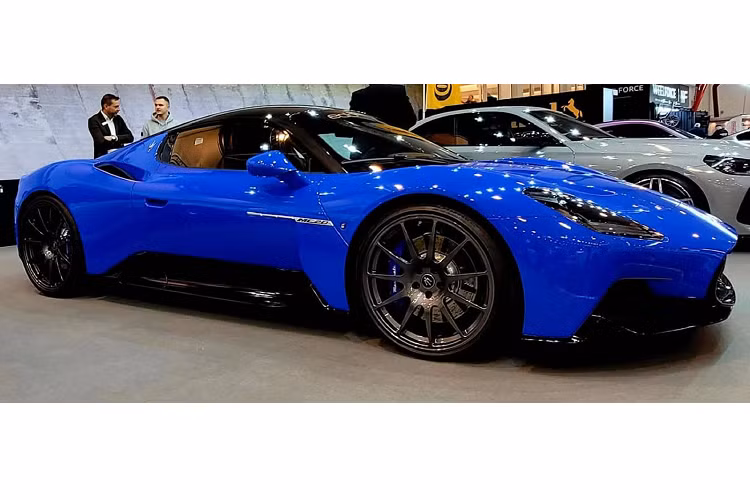 Chiếc siêu xe Maserati MC20 của thương hiệu Italia vốn dĩ là một tuyệt tác nghệ thuật đương đại và luôn luôn thể hiện được sự nổi bật trong bất cứ một đám đông nào, thế nhưng xưởng độ Edo Competition vẫn quyết định cải tiến thêm.