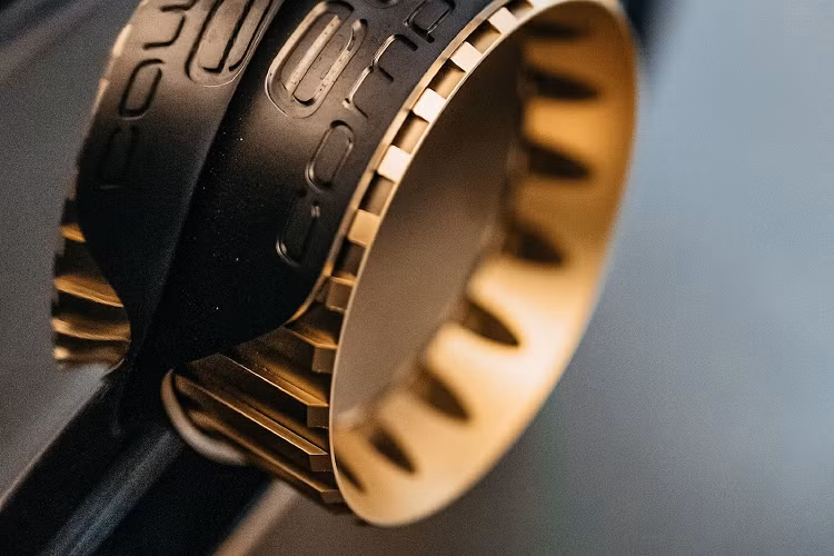 Tuy nhiên, bằng một số tinh chỉnh hợp lý, động cơ xe được tăng công suất lên gần 700 mã lực nhờ mô-men xoắn nay đạt mức 800 Nm. Các kỹ sư tại Edo Competition đã remap ECU đồng thời thay thế hệ thống ống xả mới cho xe.