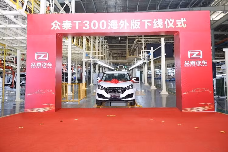 Vào ngày 20/10/2022, thương hiệu ôtô Zotye đã bất ngờ quay trở lại thị trường khi xuất xưởng chiếc T300 ở nhà máy tại tỉnh Chiết Giang, Trung Quốc. Zotye T300 2023 mới sẽ được dùng để phân phối tại các thị trường ngoài Trung Quốc như Trung Đông.