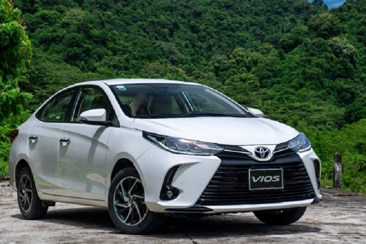  Toyota Vios - 20.765 xe Toyota Vios vốn được xem là mẫu sedan bán chạy nhất phân khúc hạng B nhiều năm liên tiếp. Dù phong độ có đôi lúc không ổn định nhưng mẫu xe này thường xuyên nằm trong nhóm có doanh số tốt nhất. Kết thúc tháng 11/2022, Toyota Vios có doanh số tích lũy đạt 20.765 xe, tạm dẫn đầu top 10 xe ôtô bán chạy nhất Việt Nam năm 2022