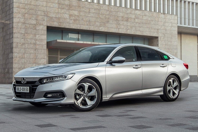 Toyota Camry len dinh phan khuc sedan hang D cuoi nam 2021-Hinh-7