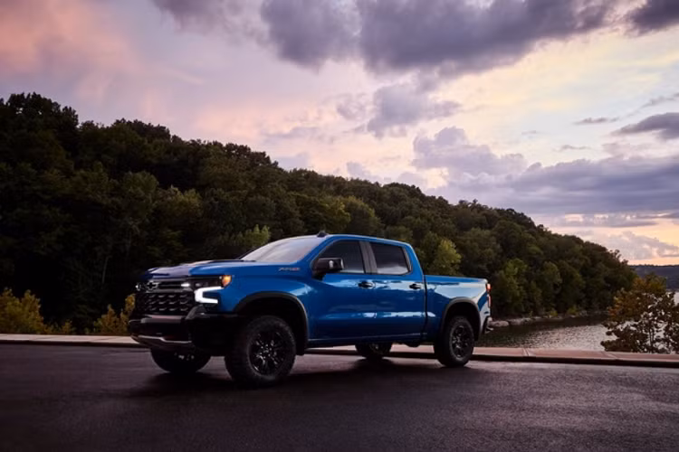 Tất nhiên, là một chiếc xe cảnh sát, Silverado PPV cũng có nhiều "đồ nghề" quen thuộc như hệ thống đèn báo khẩn cấp, 5 công tắc điều chỉnh bổ sung trong cabin...