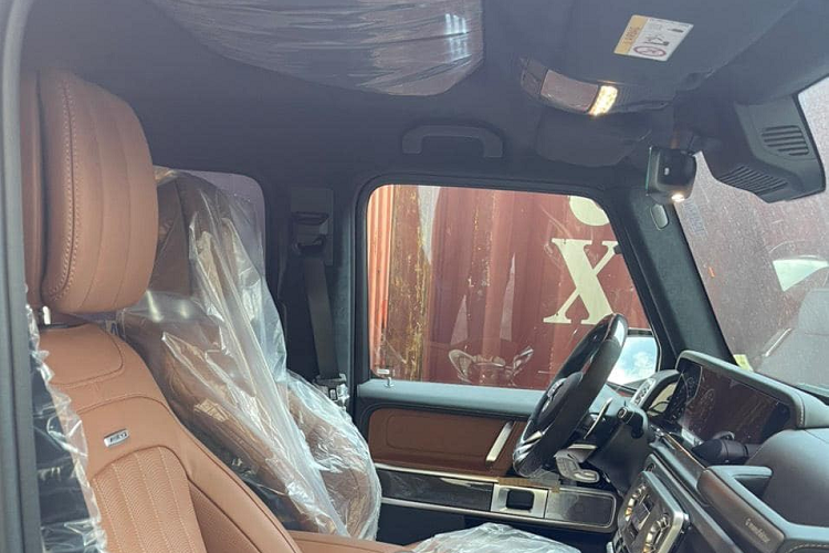 Hiện vẫn chưa rõ mức giá bán của xe, chỉ biết rằng, dòng xe Mercedes-AMG G63 có giá đang tăng cao do thiếu hàng và ước tính số tiền mà các đại gia phải chi ra trên 14 tỷ đồng chưa bao gồm chi phí lăn bánh.