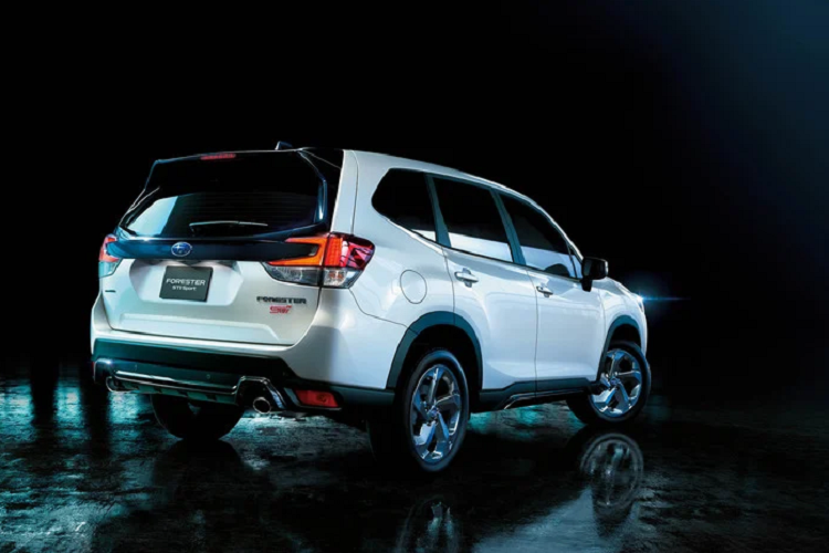 Tại Việt Nam, Forester là mẫu xe bán chạy nhất của Subaru, xe có giá bán niêm yết từ 1,128 tỷ đồng và phải cạnh tranh với những mẫu xe như Honda CR-V, Mazda CX-5, Hyundai Tucson.