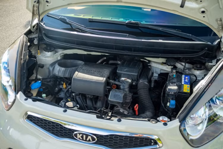 ODO của chiếc xe này hiện đang dừng lại ở con số hơn 18.000 km. Mức giá xe Kia Morning Van 2012 này hiện đang được chủ nhân rao bán với mức giá 360 triệu đồng sau 10 năm sử dụng, nhưng đeo biển "tứ quý 7".