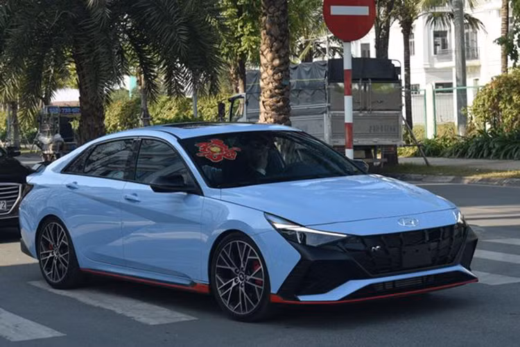 Hyundai Elantra N 2023 lo gia ban, khoang 2 ty dong tai Viet Nam?