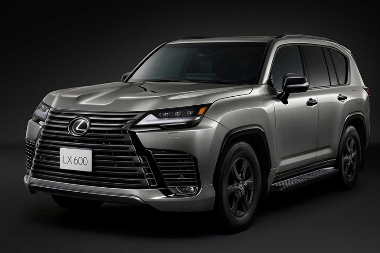 Đúng như thông tin từ trước đó, Lexus LX 600 2022 tại Nhật Bản được chia thành 3 phiên bản, bao gồm tiêu chuẩn, Offroad và Executive. Giá xe Lexus LX 600 2022 tại xứ sở mặt trời mọc là 12,5 triệu Yên (2,52 tỷ đồng) cho bản tiêu chuẩn, 12,9 triệu Yên (2,9 tỷ đồng) cho bản Offroad và 18 triệu Yên (3,63 tỷ đồng) cho bản Executive.