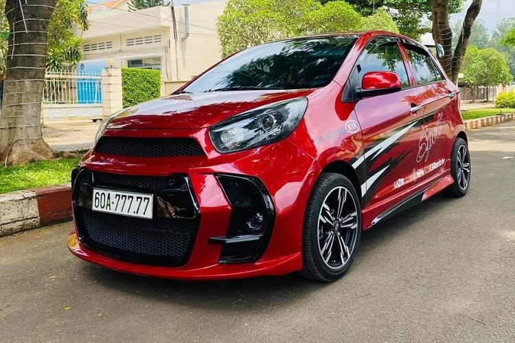 Cũng là biển số ngũ quý 7 nhưng độ nổi tiếng của chiếc Kia Morning số sàn tại Hà Nội không bằng xe Morning ở Đồng Nai là 60A-777.77, khi nó được chủ nhân bán lại cho một dân chơi biển số đẹp với giá 1 tỷ đồng.