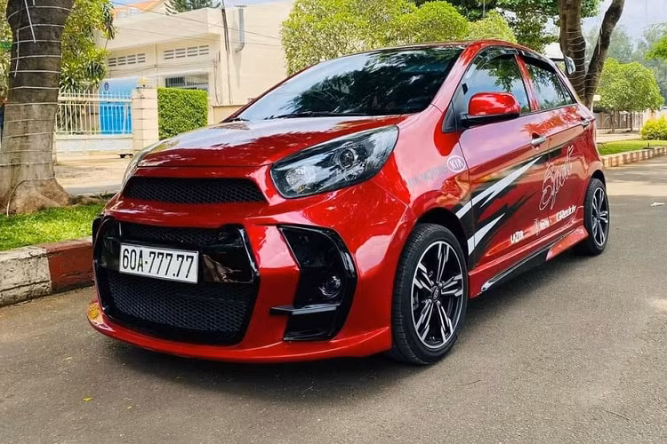 Cũng là biển số ngũ quý 7 nhưng độ nổi tiếng của chiếc Kia Morning số sàn tại Hà Nội không bằng xe Morning ở Đồng Nai là 60A-777.77, khi nó được chủ nhân bán lại cho một dân chơi biển số đẹp với giá 1 tỷ đồng.