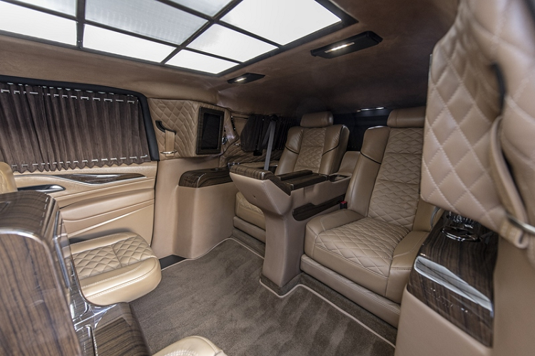Bên cạnh khả năng bảo vệ tên lửa đạn đạo, chiếc Cadillac Escalade 2022 của Addmore còn được nâng cấp nội thất để mang đến trải nghiệm sang trọng hơn nữa.