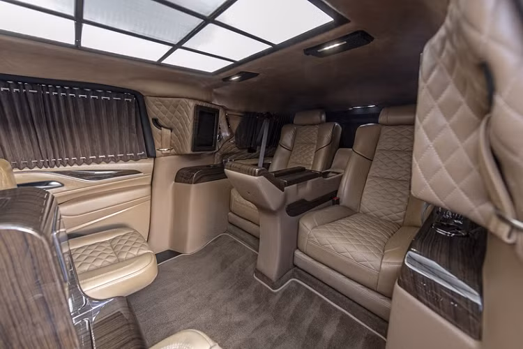 Bên cạnh khả năng bảo vệ tên lửa đạn đạo, chiếc Cadillac Escalade 2022 của Addmore còn được nâng cấp nội thất để mang đến trải nghiệm sang trọng hơn nữa.