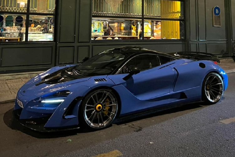 Theo tìm hiểu, chiếc McLaren 720S về Việt Nam từ tháng 9/2019 với mức gia khoảng hơn 20 tỷ đồng và sở hữu sơn màu tím độc lạ. Một thời gian sau, siêu xe đã được chủ nhân nâng cấp với gói độ Novitec N-Largo - bộ bodykit chỉ có 15 bộ giới hạn trên toàn cầu.