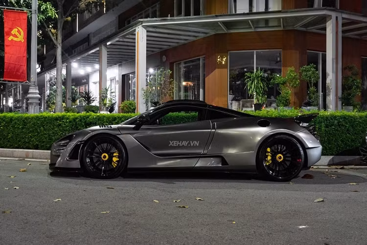 Theo công bố từ phía nhà sản xuất, McLaren 720S nguyên bản chỉ cần 2,8 giây để bứt tốc từ 0 - 100 km/h trước khi đạt tốc độ tối đa 341 km/h.