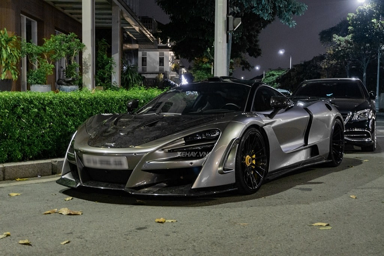 Chưa hết, 720S còn có cánh gió chủ động mới thiết kế hai tầng riêng biệt cùng bộ khuếch tán gió mới ở phía sau, tất cả những chi tiết kể trên đều được làm bằng sợi carbon đúc mới. Kết quả, McLaren 720S Novitec N-Largo có thân xe rộng hơn đến 30 mm ở vòm bánh trước và 65 mm ở vòm bánh sau. Vì vậy mà tính khí động học của siêu xe cũng được cải thiện đáng kể.