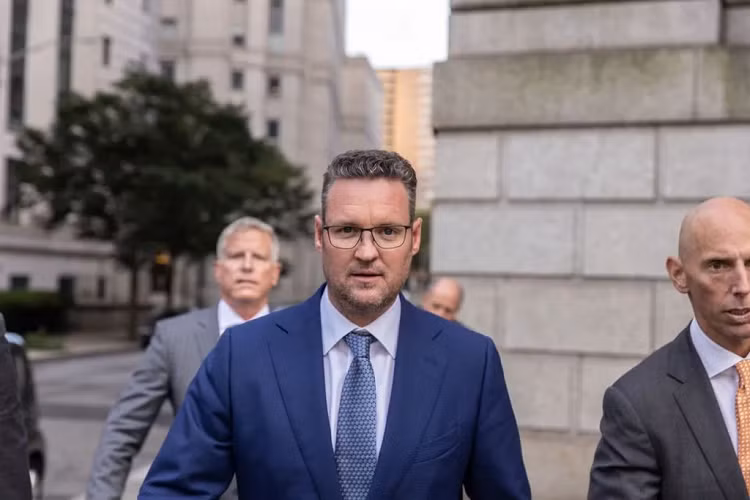 Damman khai trước toà rằng, Milton đã khai man Nikola chịu trách nhiệm về sản xuất hầu hết phụ tùng của mẫu xe bán tải Badger. “Không có bộ phận nào đến từ Nikola,” Damman nói với bồi thẩm đoàn tại tòa án liên bang ở Manhattan. “Họ có những thiết kế sáng tạo, nhưng tất cả các phụ tùng đều đến từ General Motors.”