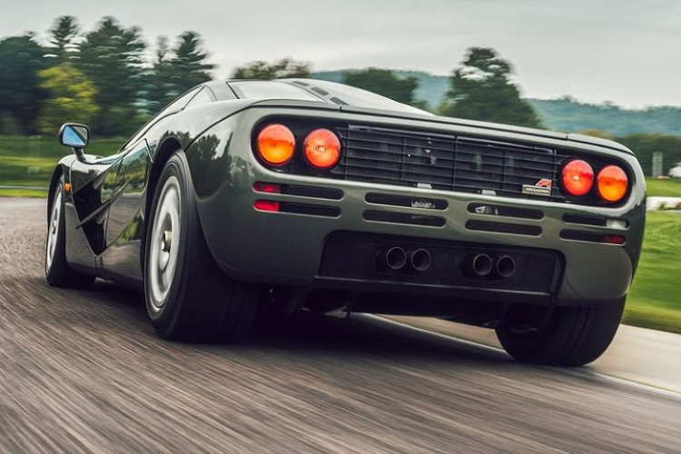 Thông tin hai McLaren và BMW hợp tác xuất hiện vào đúng thời điểm Audi, Mercedes-AMG, Porsche chuẩn bị cho ra mắt các mẫu xe điện hiệu suất cao mới. Là một thương hiệu “tên tuổi” trong trong thị trường xe điện, BMW không muốn bị tụt lại khỏi cuộc đua xe năng lượng sạch và thương hiệu này đang nhắm đến việc giành lấy thị phần thông qua sự hợp tác với McLaren.