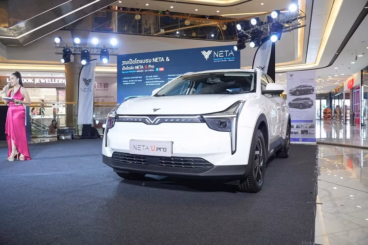 Hiện giá xe Neta U Pro 2022 ở thị trường Lào chưa được công bố. Trong khi đó, Neta U Pro phiên bản 500 km ở thị trường Trung Quốc có giá 146.800 Nhân dân tệ (khoảng 488 triệu đồng). Xe sẽ được nhập khẩu nguyên chiếc từ Trung Quốc sang Lào. Được biết ngoài Thái Lan và Lào, Hozon Auto còn muốn mở rộng sang những thị trường Đông Nam Á khác.