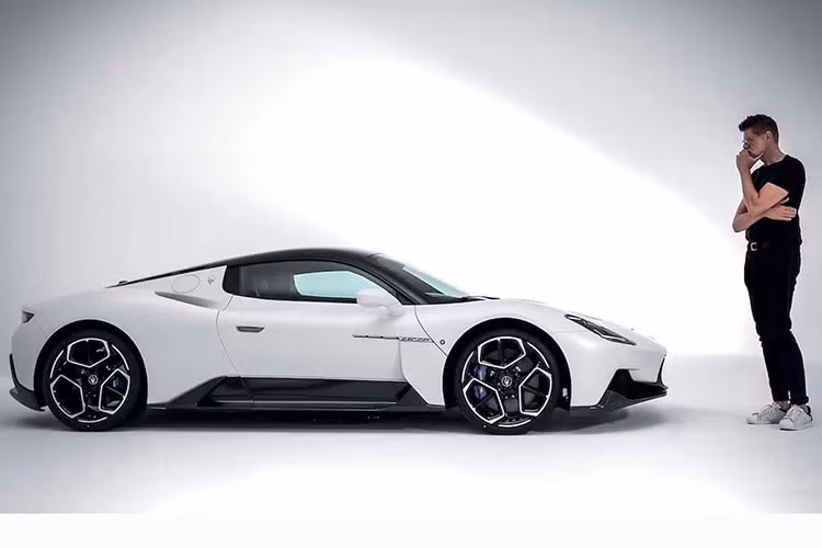 Mức giá xe Maserati MC20 chính hãng cũng chưa được tiết lộ nhưng ước tính sẽ không dưới 18 tỷ đồng. Tại các thị trường Đông Nam Á khác như Malaysia, Singapore hay Thái Lan, siêu xe này có giá chính hãng từ 15 đến 17 tỷ đồng.