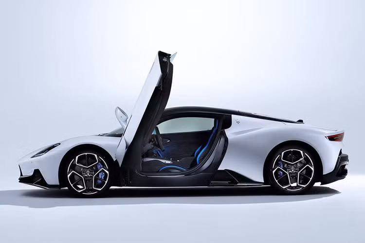 Maserati MC20 là mẫu siêu xe mới nhất của thương hiệu Maserati được ra mắt vào hồi tháng 9/2020. Theo nhà sản xuất, Maserati MC20 được tạo ra với trọng trách mở ra một kỷ nguyên mới về hiệu suất và công nghệ của Maserati.