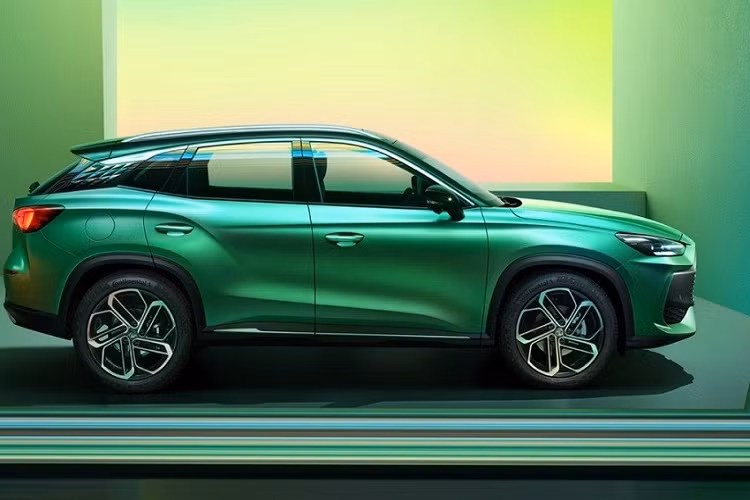 Tại thị trường Trung Quốc, giá xe MG One β 2022 tương ứng 4 bản trang bị dao động từ 99.800 - 122.800 Nhân dân tệ (khoảng 349 - 430 triệu đồng). So với phiên bản α có giá từ 111.100 - 138.900 Nhân dân tệ (389 - 486 triệu đồng), MG One β 2022 rẻ hơn đáng kể.