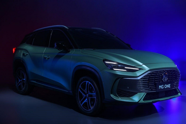 Tương tự phiên bản α, MG One β 2022 cũng được phát triển dựa trên cơ sở gầm bệ SIGMA mới của hãng mẹ SAIC. Xe sở hữu chiều dài 4.579 mm, chiều rộng 1.866 mm, chiều cao 1.601 mm hoặc 1.617 mm tùy phiên bản và chiều dài cơ sở 2.670 mm.