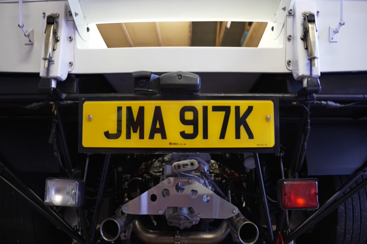 Trong tương lai, ông ấy cũng có kế hoạch làm thiết kế đối chiếu một động cơ 12 xi-lanh phẳng để làm cho bản sao giống hệt bản gốc. Điều tuyệt nhất về chiếc Porsche 917 bản sao này là bạn có thể sở hữu một chiếc cho riêng mình.