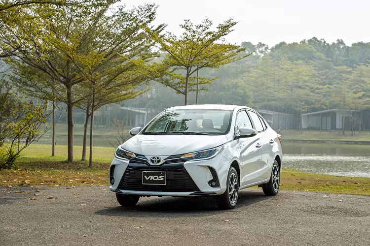 Thua Hyundai Accent đúng 21 xe, Toyota Vios đánh mất luôn "ngai vàng".