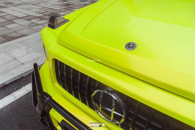 Cung cấp sức mạnh cho chiếc Mercedes-AMG G 63 vẫn là khối động cơ V8 tăng áp kép 4.0 lít, sản sinh công suất tối đa 577 mã lực tại vòng tua 6.000 vòng/phút và mô-men xoắn 850 Nm tại vòng tua 2.500-3.500 vòng/phút, đi kèm với hộp số tự động 9 cấp và hệ dẫn động 4 bánh.