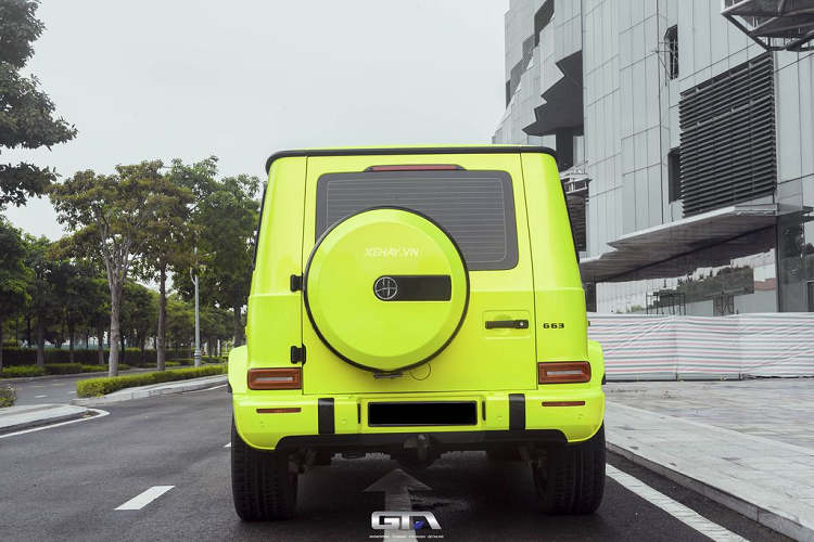 Logo nhỏ trên lắp capo cũng được thay đổi, mang lại cái nhìn ấn tượng hơn cho phần đầu xe.