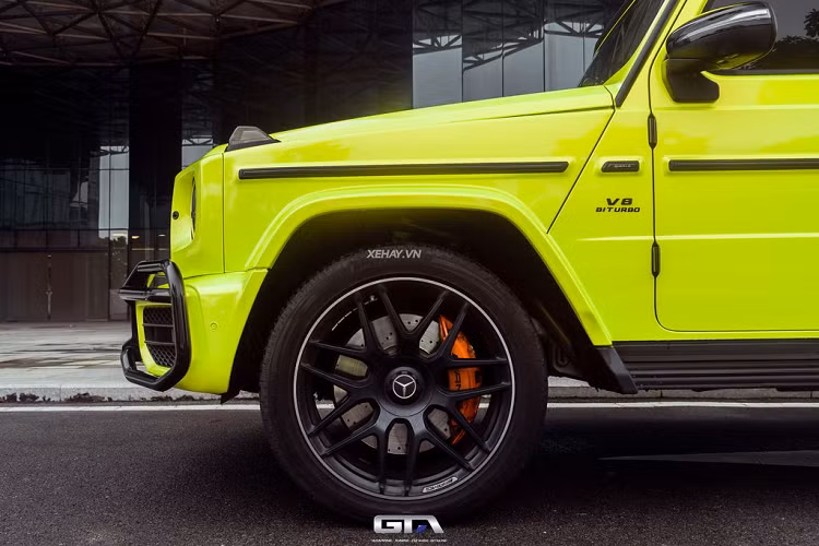 Với gói độ Hofele, Mercedes-AMG G63 có sự thay đổi chủ yếu ở các chi tiết ngoại thất nhằm mang đến ngoại hình nam tính và ấn tượng hơn.