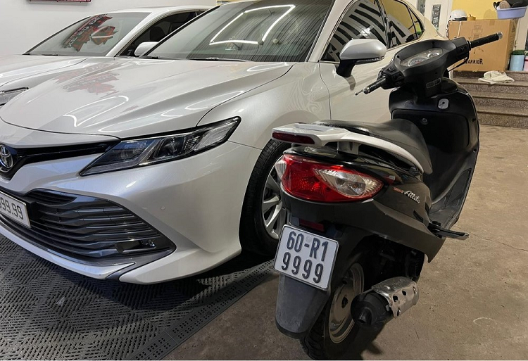 Tay choi bien dep o Dong Nai san xe Toyota Camry 