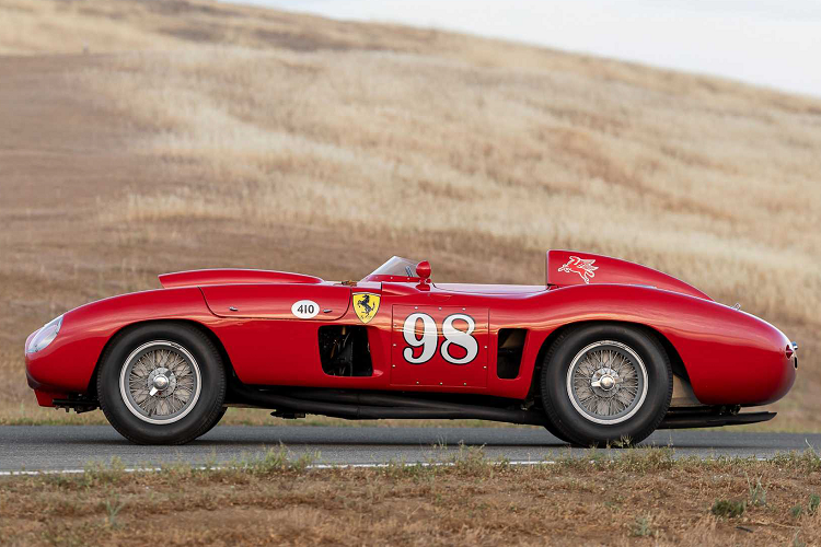 Đúng như giá bán, đây là một chiếc Ferrari 410 Sport Spider cực kỳ đặc biệt. Carroll Shelby đã thắng nhiều cuộc đua trên chiếc xe này hơn bất kỳ chiếc xe nào khác trong sự nghiệp của ông.