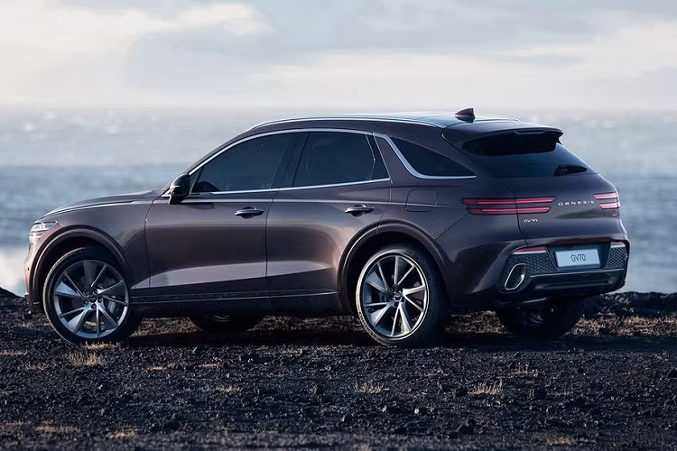 Không chỉ GV70 được đánh giá cao, mới đây Genesis G90 cũng đã giành giải thưởng Xe của năm tại Mỹ do tạp chí MotorTrend bình chọn, vượt qua hàng loạt những tên tuổi lớn như Mercedes-Benz S-Class, BMW 7 Series hay Audi A8.