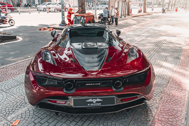 Mui xe của McLaren 720S Spider có khả năng đóng/mở trong 11 giây khi đang di chuyển ở tốc độ 50 km/h.