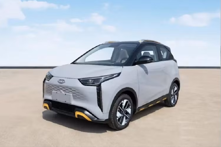 Hiện chưa rõ Chery sẽ bán những mẫu xe nào ở thị trường Việt Nam. Chỉ biết rằng, mẫu SUV cỡ B Chery OMODA 5 chắc chắn sẽ được phân phối chính hãng tại Việt Nam. Theo tin đồn, Chery OMODA 5 sẽ có 3 phiên bản và giá bán từ 699 - 799 triệu đồng tại Việt Nam.