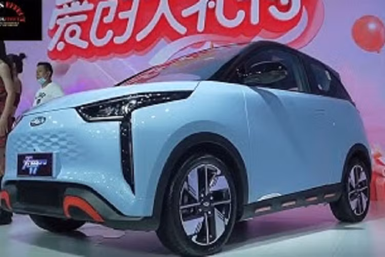 Không chỉ tiện nghi, Chery Unbounded Pro còn có những trang bị an toàn hiện đại như cảnh báo áp suất lốp, hệ thống kiểm soát hành trình, cảnh báo lệch làn đường, nhận biết biển báo giao thông, cảnh báo va chạm, cảnh báo điểm mù, hỗ trợ nhập làn đường và cảnh báo va chạm khi mở cửa.