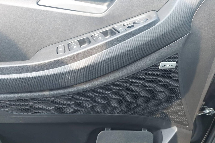 Về khả năng vận hành, bản Cao cấp của Hyundai Creta 2022 vẫn sử dụng động cơ Smartstream 1.5L giống 2 phiên bản khác, cho công suất tối đa 113 mã lực cùng mô-men xoắn cực đại đạt 144 Nm. Trang bị hộp số là loại vô cấp biến thiên IVT đi kèm hệ dẫn động cầu trước.