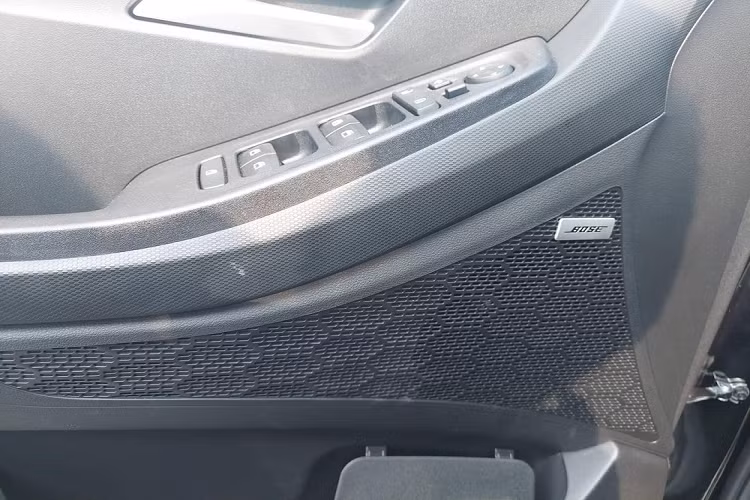 Về khả năng vận hành, bản Cao cấp của Hyundai Creta 2022 vẫn sử dụng động cơ Smartstream 1.5L giống 2 phiên bản khác, cho công suất tối đa 113 mã lực cùng mô-men xoắn cực đại đạt 144 Nm. Trang bị hộp số là loại vô cấp biến thiên IVT đi kèm hệ dẫn động cầu trước.