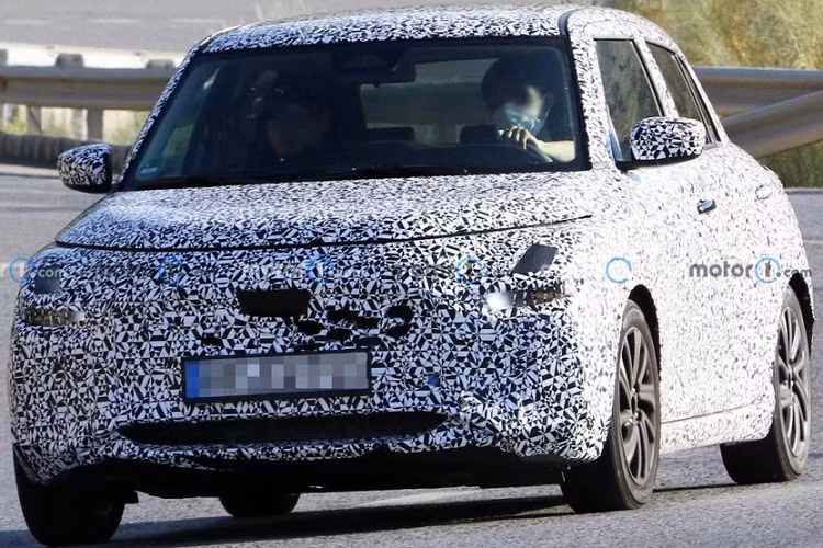 Trong thời gian qua, hãng Suzuki đã bắt tay vào việc phát triển thế hệ mới của dòng xe hạng B Swift. Theo tin đồn, Suzuki Swift thế hệ mới sẽ chính thức trình làng vào quý I năm 2024. Trước thời điểm đó, Suzuki Swift 2024 mới đã bị bắt gặp chạy thử trên đường phố. 