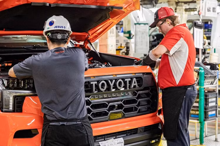 Thieu linh kien toan cau, Toyota cat giam 9,7 trieu xe hang nam