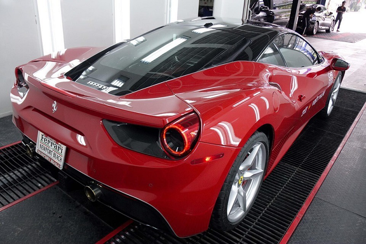 Một nguồn tin còn tiết lộ, nội thất xe được cá nhân hóa tên chủ xe. Sau khi về nước, chiếc siêu xe Ferrari 488 GTB rất hay được chủ nhân cho dạo phố Hà Nội và còn từng lên tem tham dự vào hành trình xe Car Passion 2019, nhưng chỉ là khách mời, không tham dự cùng đoàn khi hành trình được tổ chức.