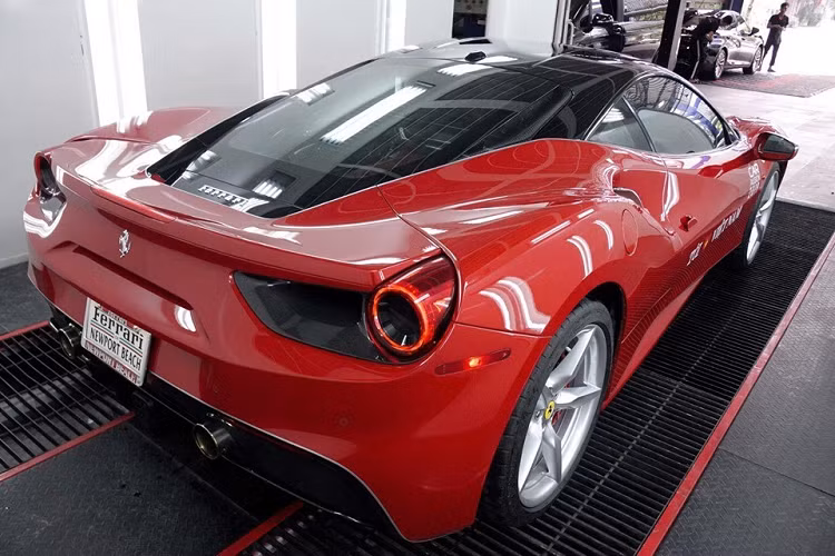 Một nguồn tin còn tiết lộ, nội thất xe được cá nhân hóa tên chủ xe. Sau khi về nước, chiếc siêu xe Ferrari 488 GTB rất hay được chủ nhân cho dạo phố Hà Nội và còn từng lên tem tham dự vào hành trình xe Car Passion 2019, nhưng chỉ là khách mời, không tham dự cùng đoàn khi hành trình được tổ chức.