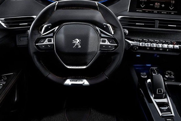 Một số tính năng khác có thể bao gồm hệ thống đèn nội thất và chất liệu chất lượng cao ở ghế ngồi cùng loạt trang bị công nghệ cao giúp Peugeot 4008 cạnh tranh với nhiều đối thủ có tên tuổi khác.