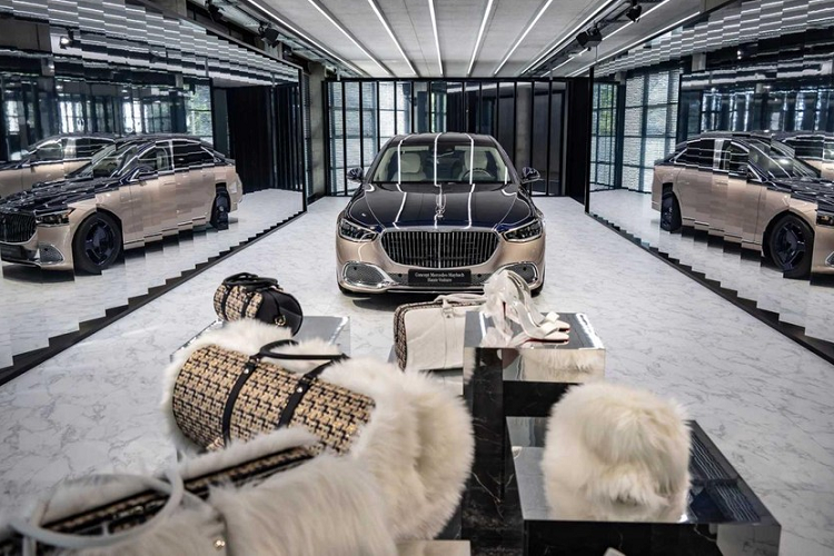 Trước mắt, nhà sản xuất không hé lộ lời nào về động cơ Mercedes-Maybach Haute Voiture concept, nhưng có khả năng là nó sẽ sử dụng động cơ V12 hùng mạnh dành cho mẫu S680.