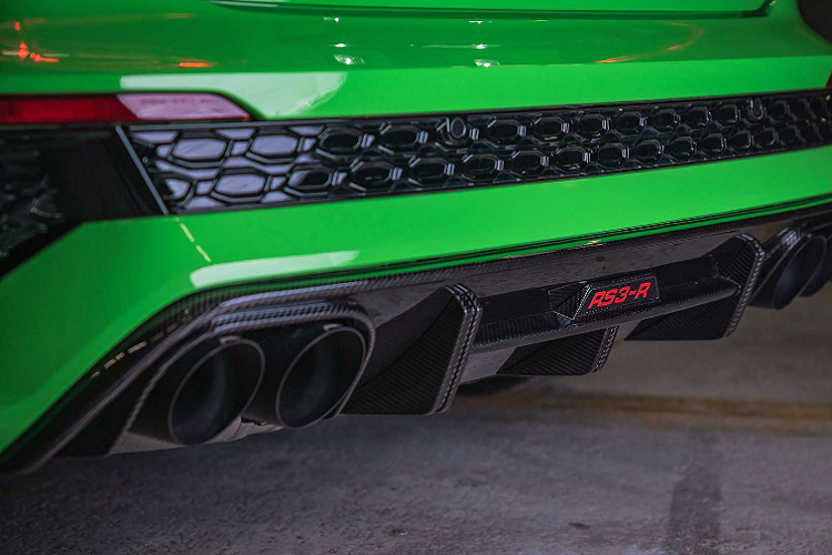 Hệ thống phanh tiêu chuẩn của xe vẫn được giữ nguyên nhưng xe đã được thay thế bộ mâm độ ABT 20 inch đi kèm với bộ lốp thể thao Goodyear Eagle F1 SuperSport R.