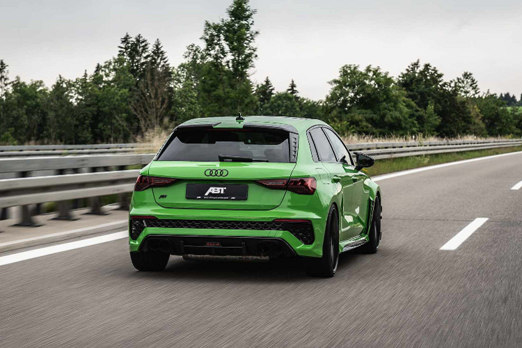 Mô-men xoắn của Audi RS3 Sportback độ ABT cũng tăng lên 600 Nm. Với những nâng cấp này, chiếc Hatchback thể thao có khả năng tăng tốc từ 0 - 100 km/h trong vòng 3,3 giây. và tất cả đạt đến đỉnh điểm với thời gian 0-62 mph (0-100 km/h) trong 3,3 giây. Sau khi được nâng cấp, chiếc xe độ có khả năng đạt tốc độ tối đa lên tới 300 km/h.
