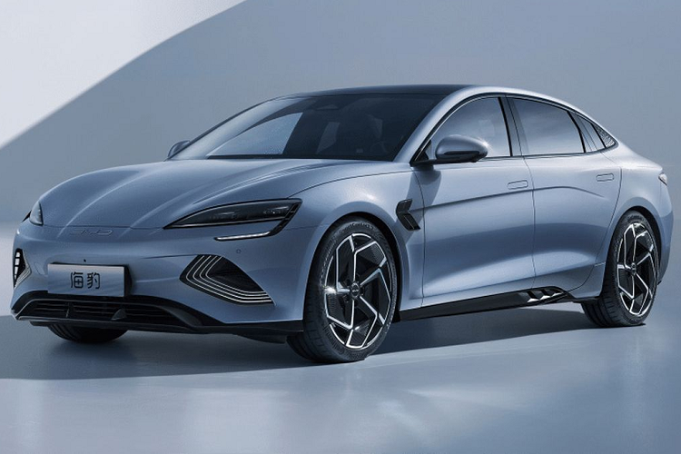 Báo cáo tài chính 6 tháng đầu năm của các nhà sản xuất ôtô điện Trung Quốc cho thấy sự suy giảm doanh thu trong toàn ngành, do sản lượng tiêu thụ giảm, chuỗi cung ứng bị gián đoạn trong bối cảnh các biện pháp phòng chống dịch Covid-19 được thắt chặt, tình trạng thiếu vi mạch và chi phí nguyên liệu thô tăng, đặc biệt là chi phí pin.