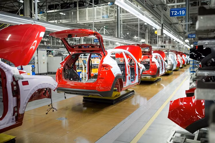 Tuy nhiên, doanh thu và lợi nhuận tiếp tục giảm do ảnh hưởng của tình trạng thiếu chip bán dẫn và hoạt động sản xuất bị gián đoạn do dịch Covid-19. Trong số các công ty liên doanh, GAC-Toyota có mức tăng trưởng lợi nhuận ròng lớn nhất với 38% nhờ mức tăng trưởng sản lượng và tỷ suất lợi nhuận cao 14%.