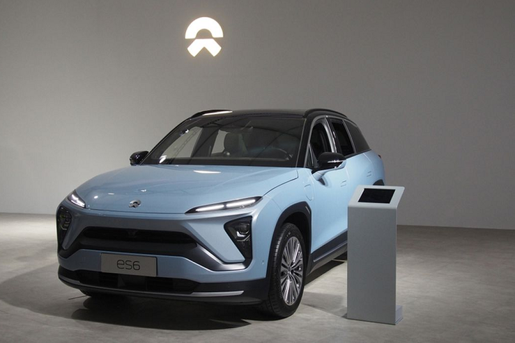 Tuy nhiên, BYD, Công ty ôtô Trùng Khánh Trường Hải và Tập đoàn ôtô Quảng Châu (GAC) lại ghi nhận doanh thu "vượt trội". Cụ thể, Lợi nhuận ròng của BYD tăng 206% nhờ doanh số bán xe điện tăng mạnh, trong khi lợi nhuận ròng của Trường An tăng 224% nhờ lợi nhuận thương hiệu độc quyền được cải thiện. Lợi nhuận ròng của GAC tăng 34% do thu nhập đầu tư mạnh mẽ từ các liên doanh lớn.